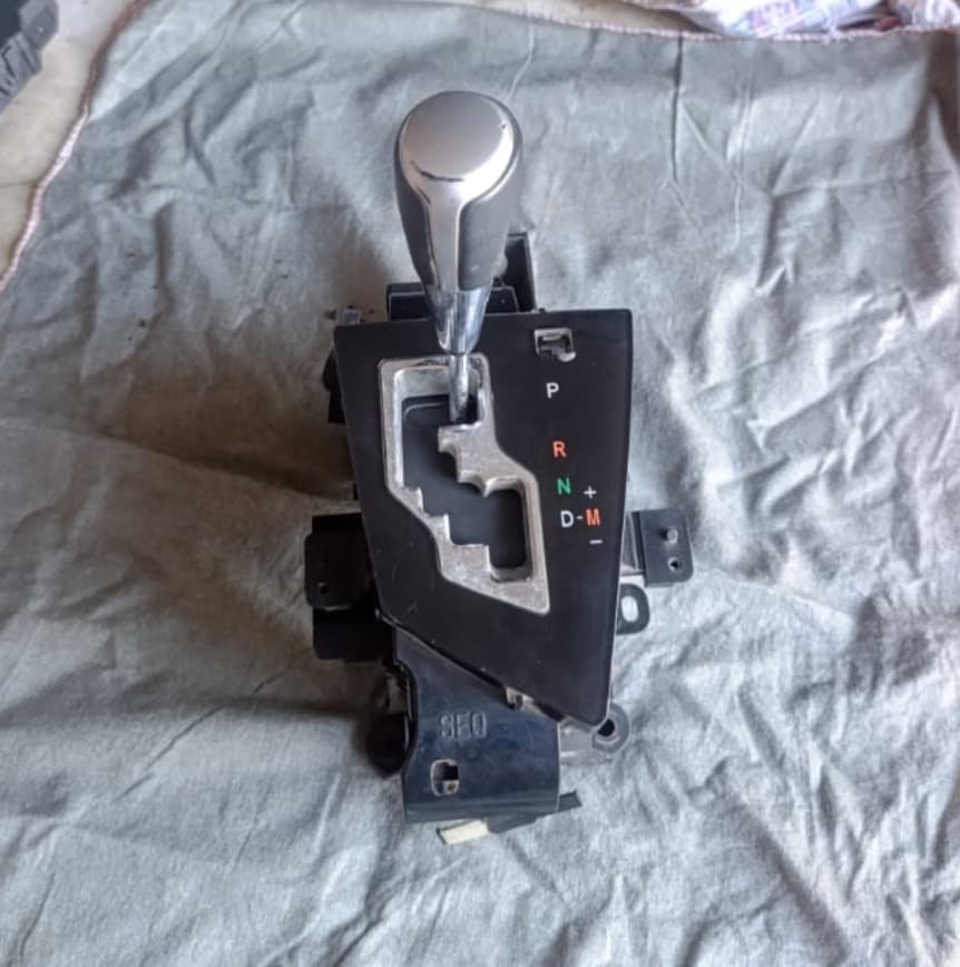 Toyota Corolla Altis 2014-2020 automatic gear lever shifter assembly – photo 2