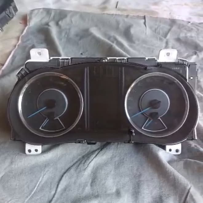 Toyota Fortuner / Hilux Revo (2016–2020) Instrument Cluster / Speedometer Assembly